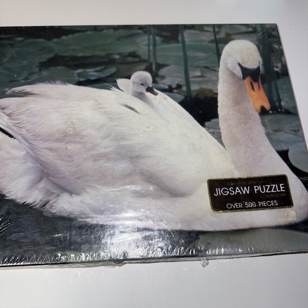 Jigsaw Puzzle Swan Scene - White